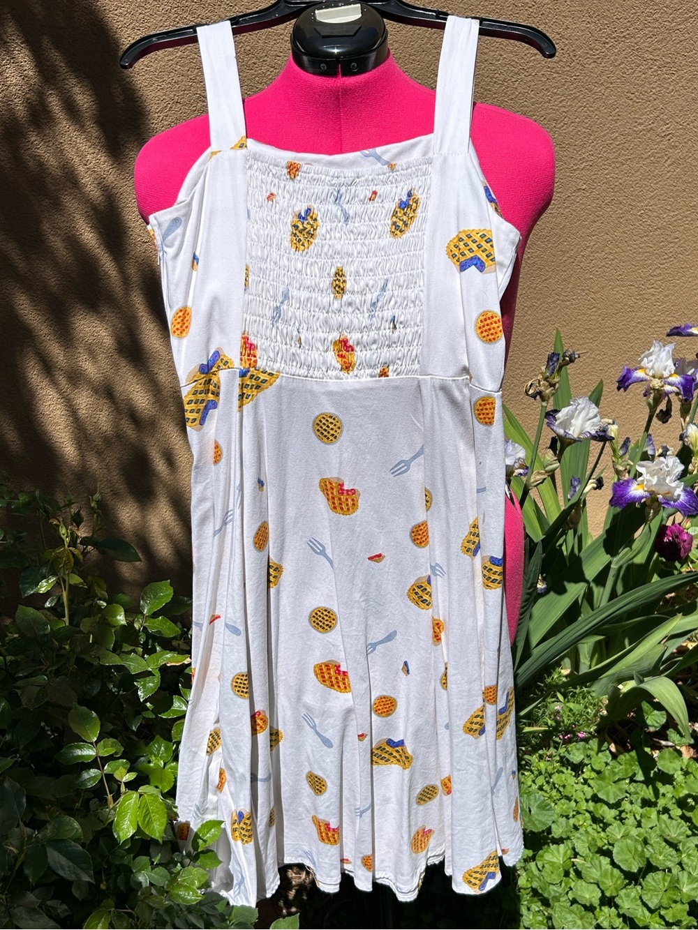 Hearts & Roses White Pie Print Sundress - Picture 2 of 6